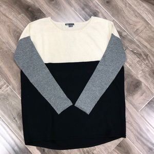 Vince sweater size Medium